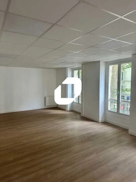 Office in Paris for lease - Interior Photo - Image 3 of 9