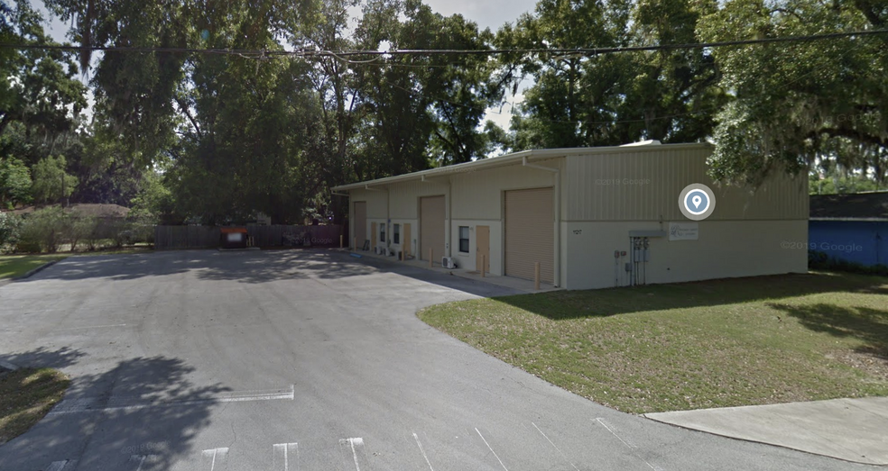 11217 SE 62nd Ave, Belleview, FL for lease - Primary Photo - Image 1 of 2