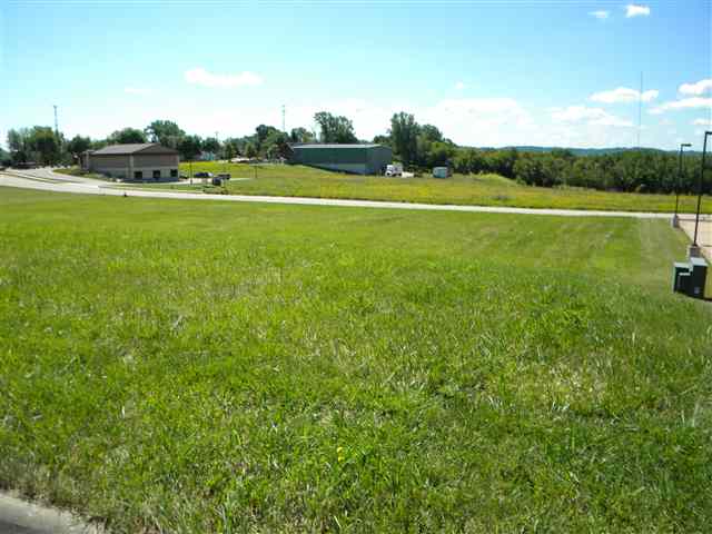 Lake Ridge Dr, Dubuque, IA for sale - Building Photo - Image 1 of 1
