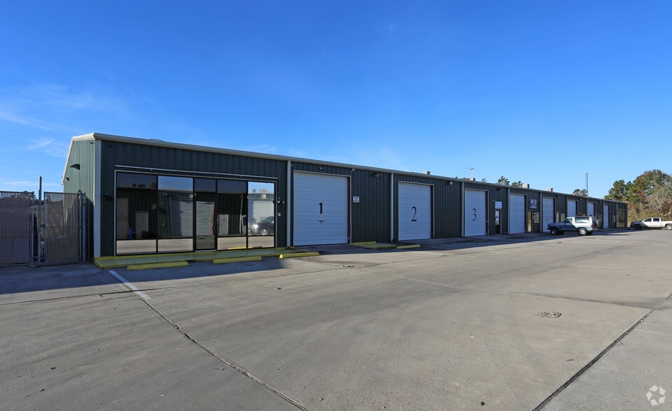 14543 Highway 105 W, Conroe, TX for lease - Primary Photo - Image 1 of 6