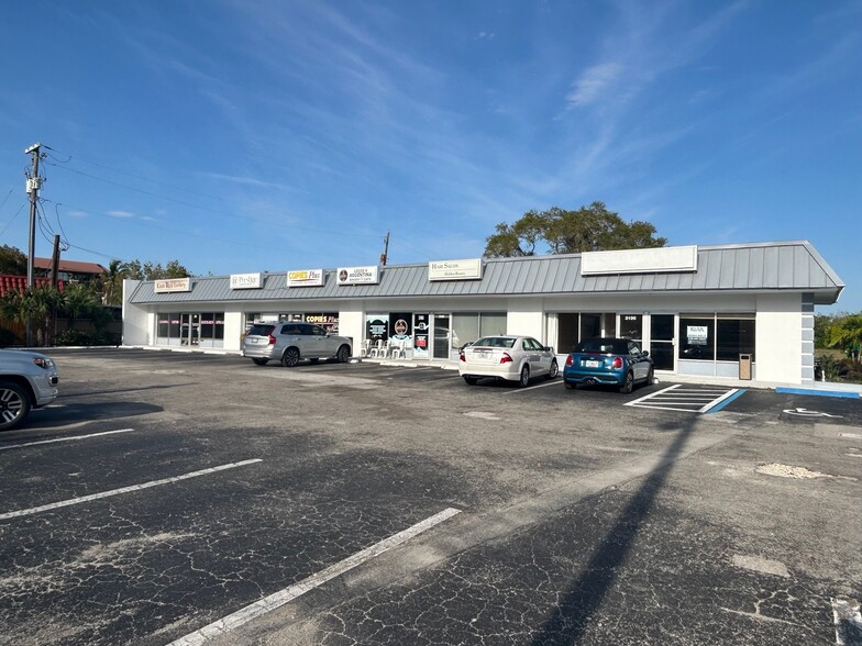 3112 Tamiami Trl N, Naples, FL for lease - Building Photo - Image 1 of 12