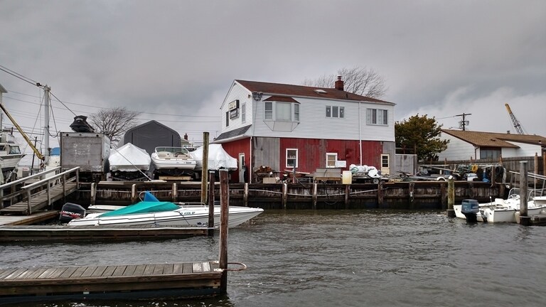 3555 Bartz St, Oceanside, NY for sale - Primary Photo - Image 1 of 1