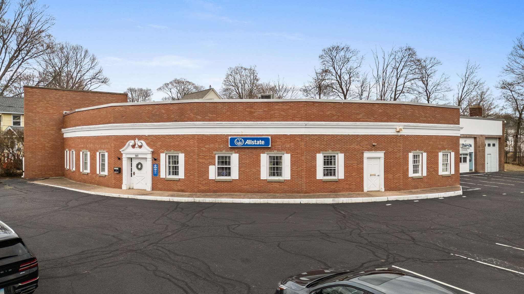 358-360 E Center St, Manchester, CT for lease Building Photo- Image 1 of 14
