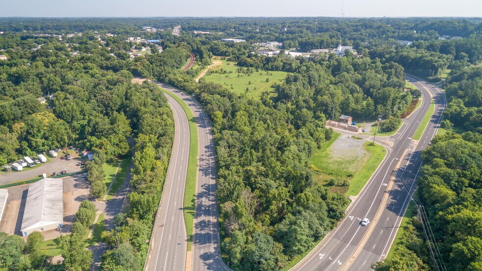 150 Cool Spring Rd, Fredericksburg, VA for sale - Building Photo - Image 1 of 1