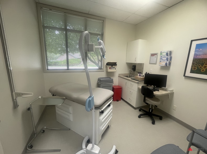 2021 Battlecreek Dr, Fort Collins, CO for sale - Interior Photo - Image 3 of 12