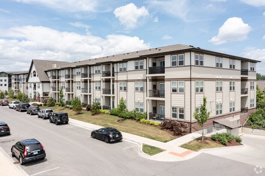 2049 Marlowe Blvd, Saint Charles, IL for sale - Primary Photo - Image 1 of 1