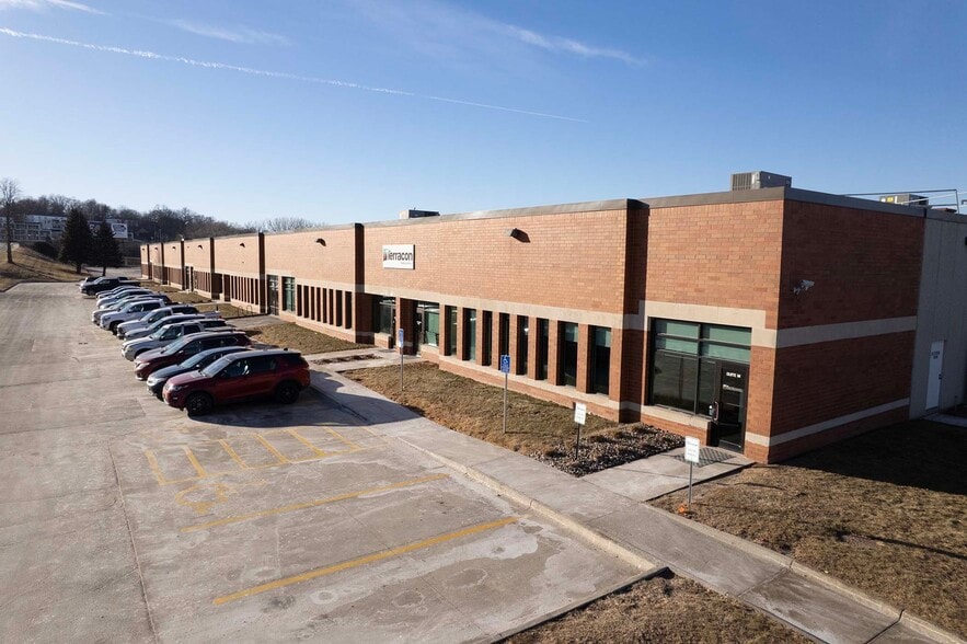 600 SW 7th St, Des Moines, IA for lease - Building Photo - Image 2 of 8