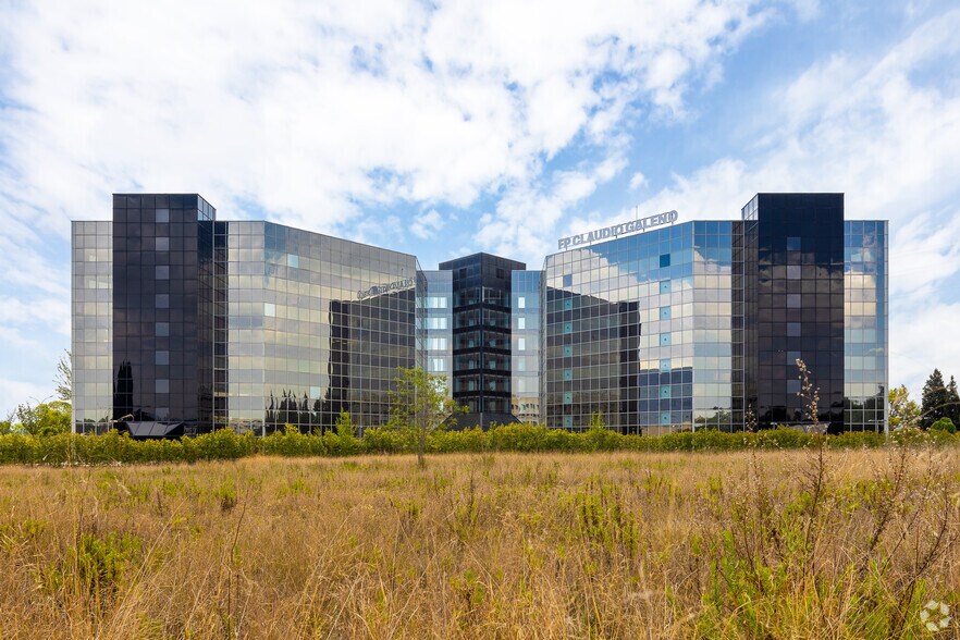 Carrer Plaça del Centre, 1B, Ripollet, Barcelona for lease - Primary Photo - Image 1 of 7