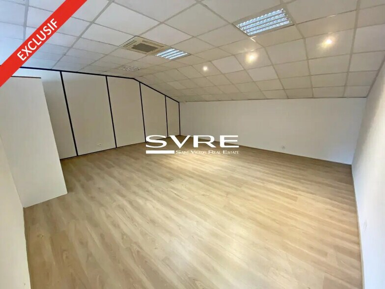 Office in Aubagne for lease - Interior Photo - Image 2 of 9