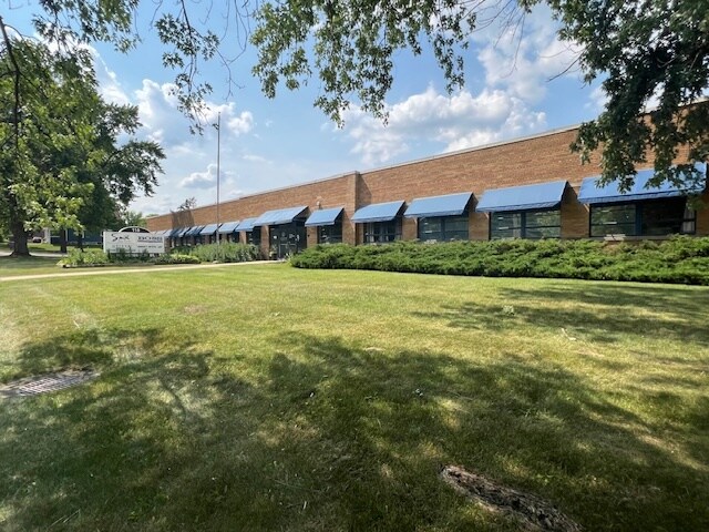 110 W Woodstock St, Crystal Lake, IL for sale Building Photo- Image 1 of 1