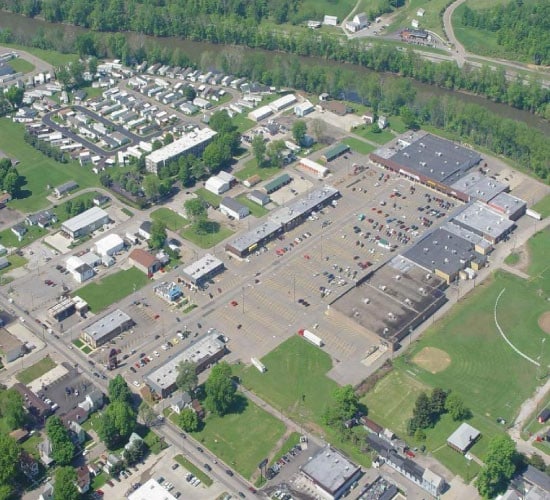 370 Downtowner Plz, Coshocton, OH for lease - Building Photo - Image 3 of 12