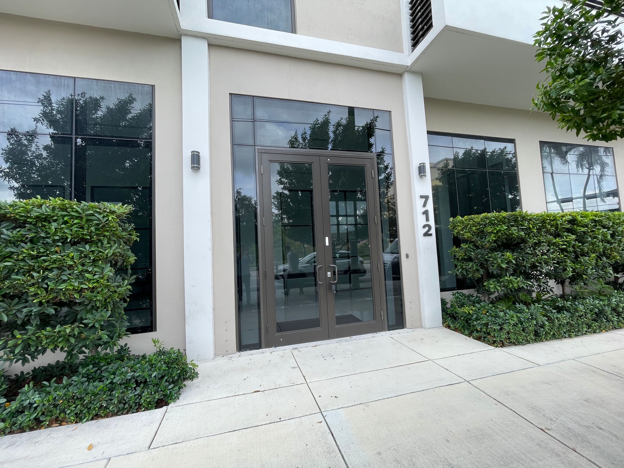 700 SW 1st St, Miami, FL for lease Building Photo- Image 1 of 10