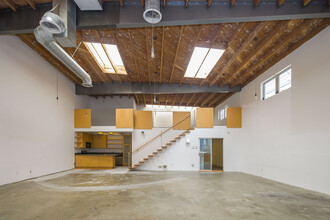 553-555 Rose Ave, Venice, CA for lease Building Photo- Image 1 of 8