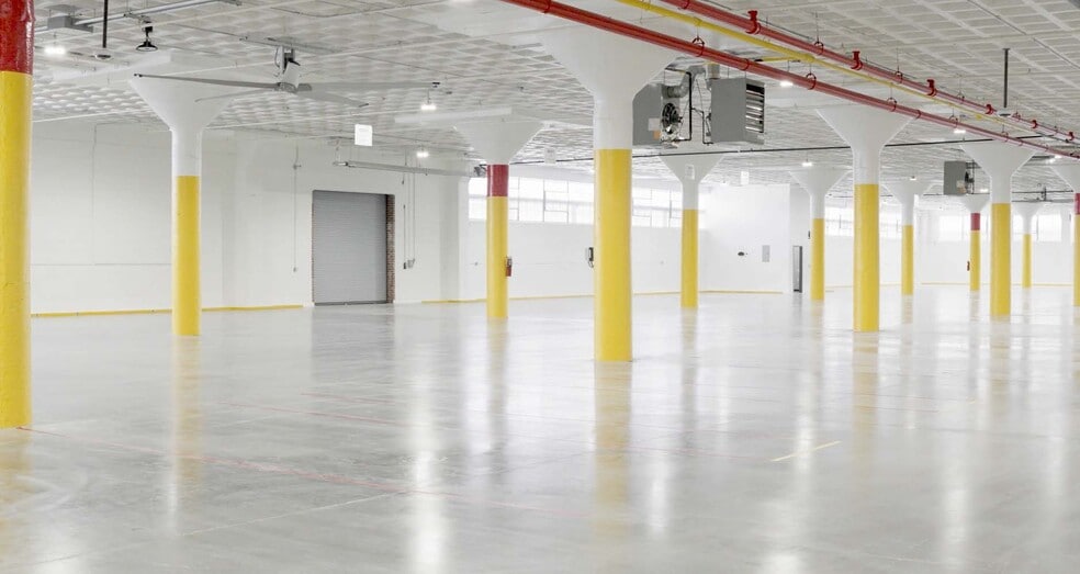 9 Rewe St, Brooklyn, NY for lease - Interior Photo - Image 2 of 13