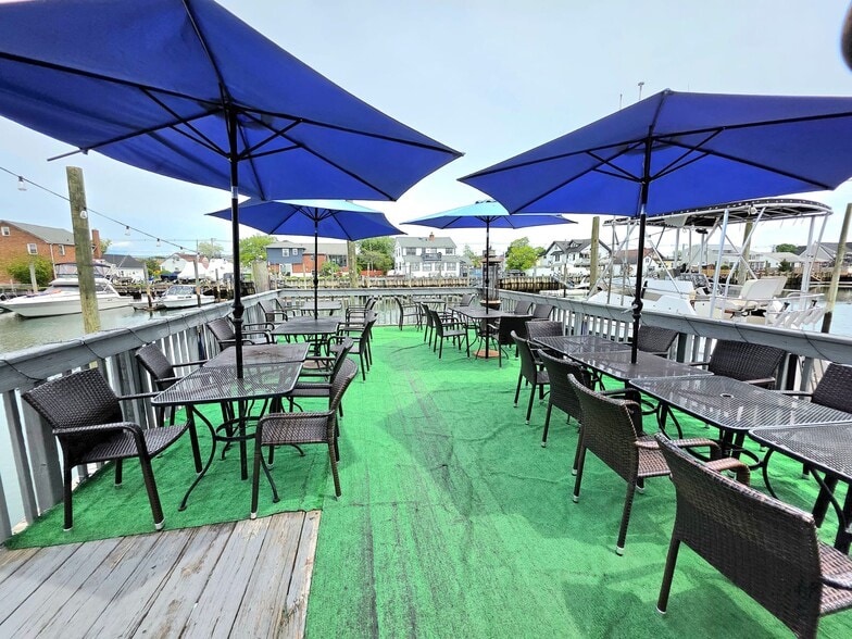 103 Woodcleft Ave, Freeport, NY for sale - Building Photo - Image 3 of 15