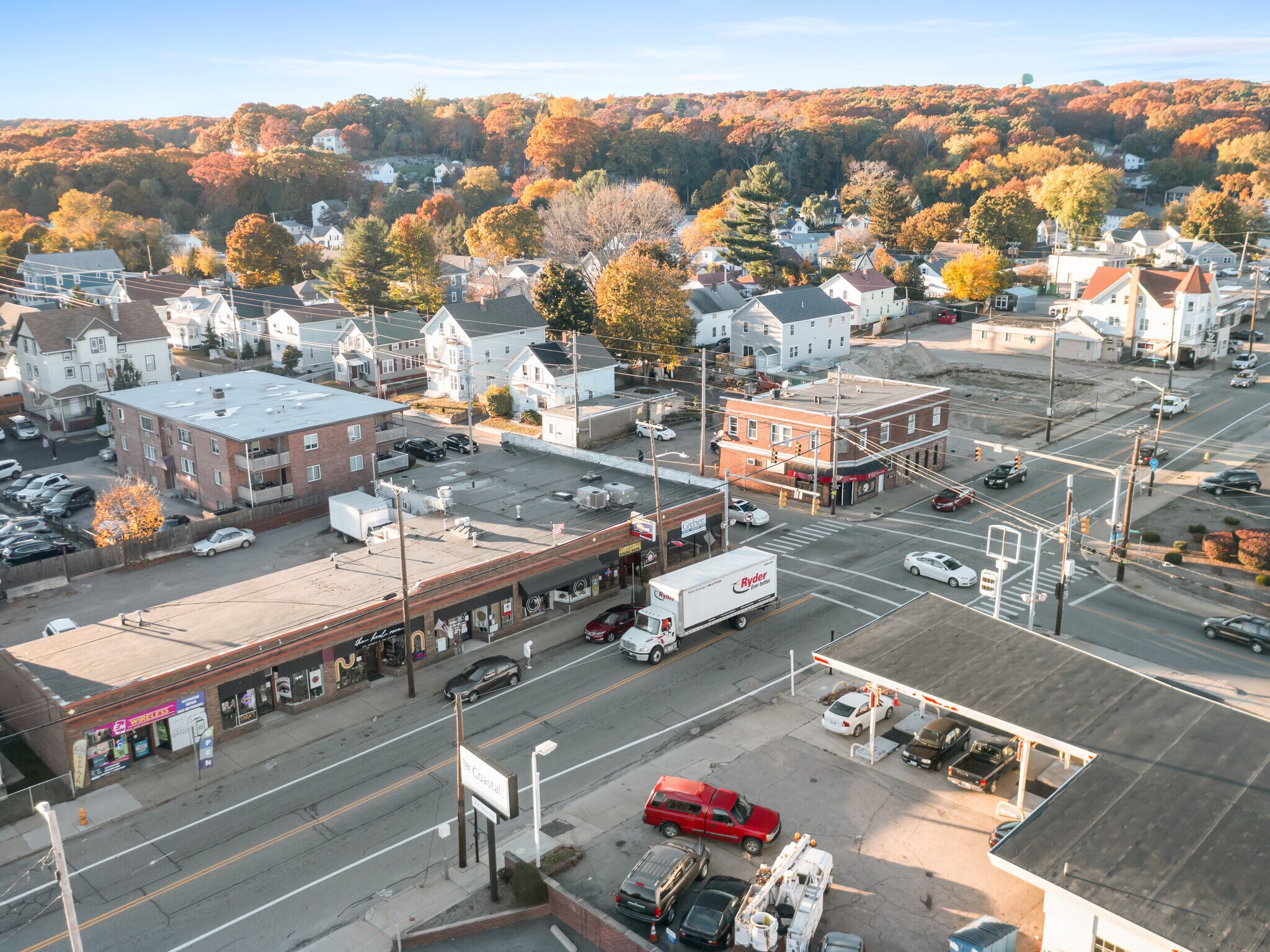 570582 Smithfield Ave, Pawtucket, RI 02860 6 UNIT FULLY RENTED