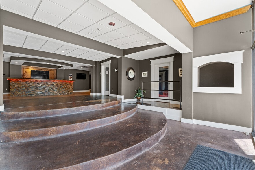 2908 Epperly Dr, Del City, OK for sale - Building Photo - Image 3 of 52