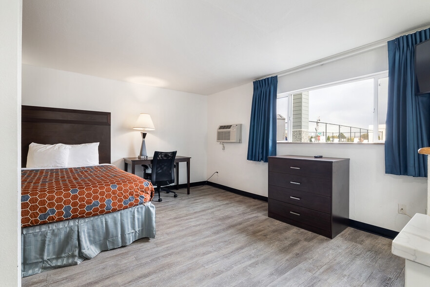 321 N Johnson St, Kennewick, WA for sale - Building Photo - Image 2 of 5