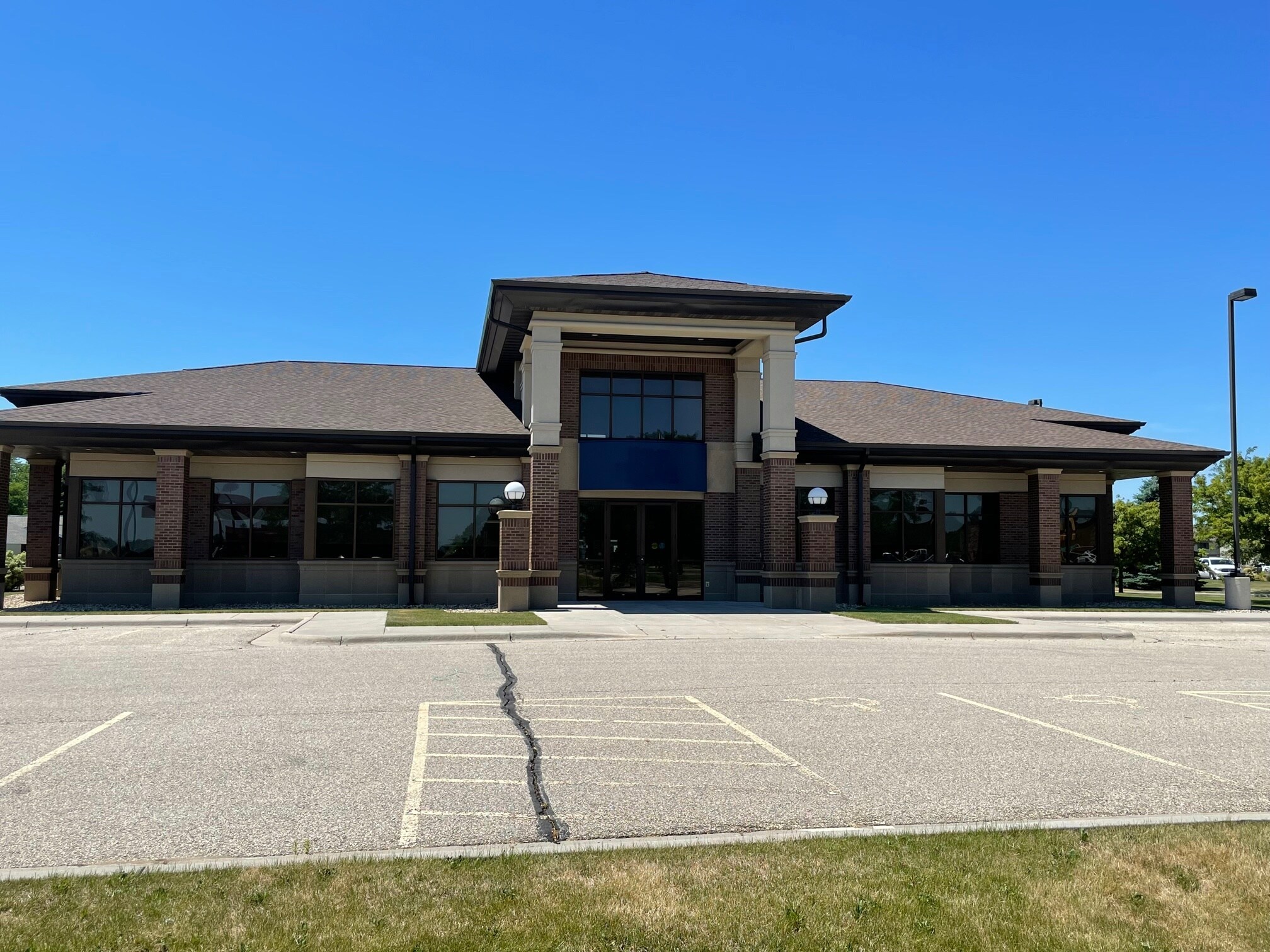 25 19th St NE, Watertown, SD for sale Building Photo- Image 1 of 1