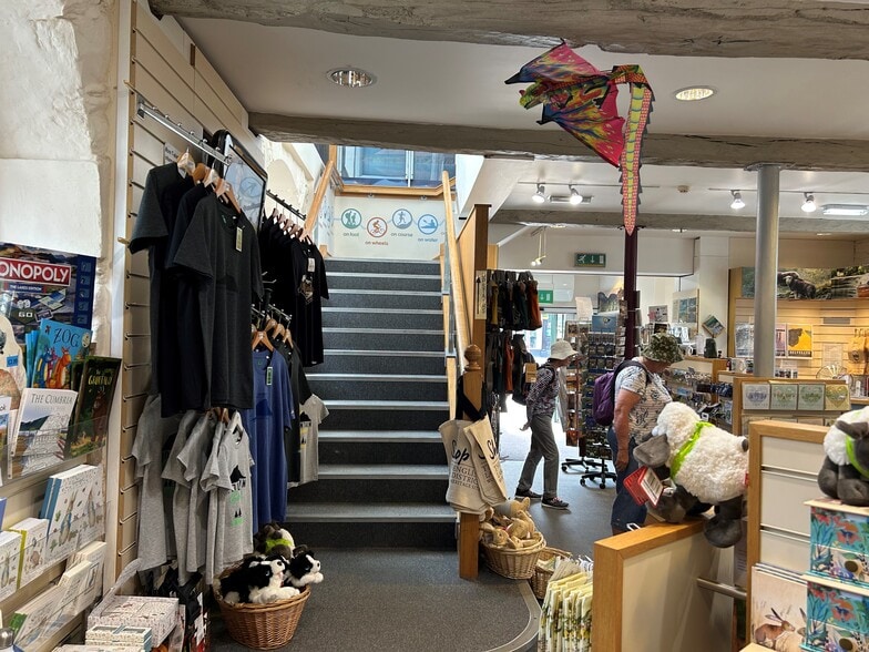 Market Sq, Keswick for lease - Building Photo - Image 3 of 7