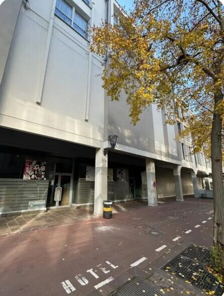 Retail in Mulhouse for sale - Building Photo - Image 1 of 7