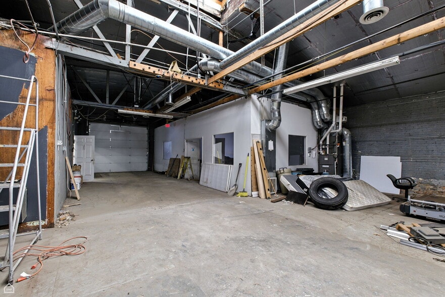 4234 N Pulaski Rd, Chicago, IL for lease - Interior Photo - Image 3 of 6