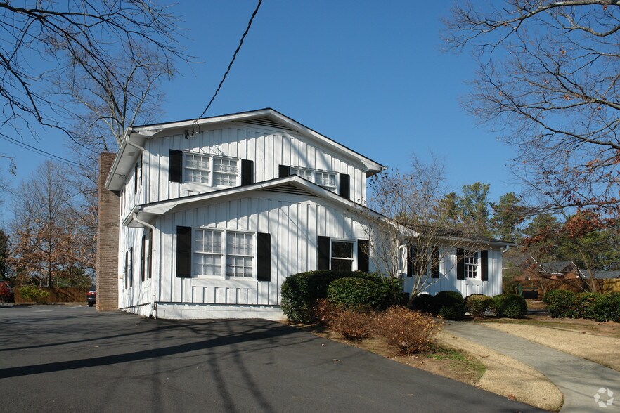 2251 Roswell Rd, Marietta, GA for sale - Primary Photo - Image 1 of 42
