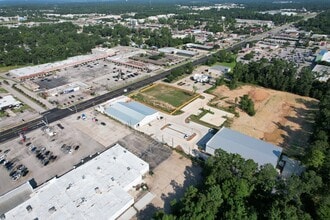 2004 N Frazier St, Conroe, TX for lease Interior Photo- Image 1 of 7