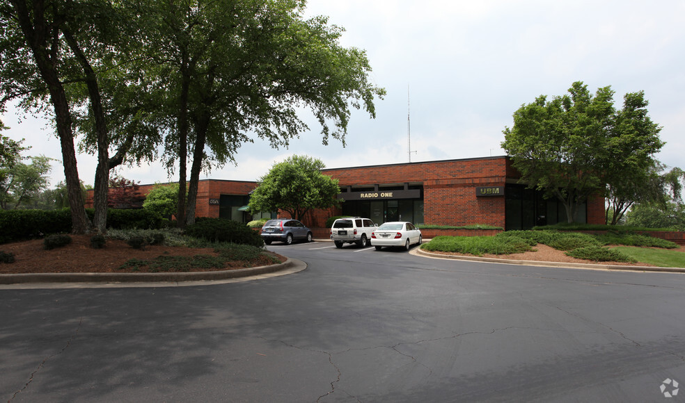 4405 International Blvd, Norcross, GA for lease - Building Photo - Image 1 of 1