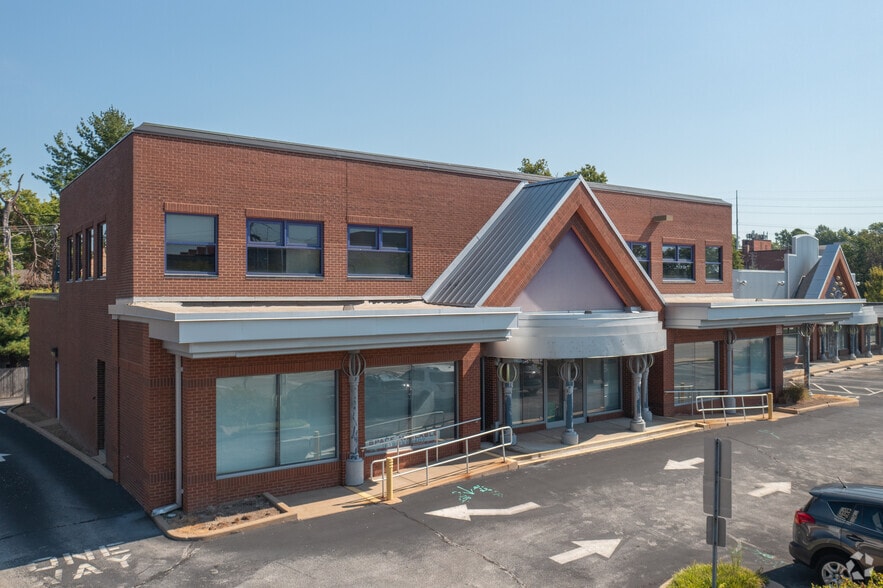 8211-8221 Clayton Rd, Saint Louis, MO for sale - Building Photo - Image 3 of 8