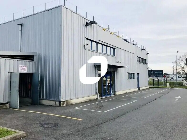 Flex in Mitry-Mory for lease - Building Photo - Image 1 of 11