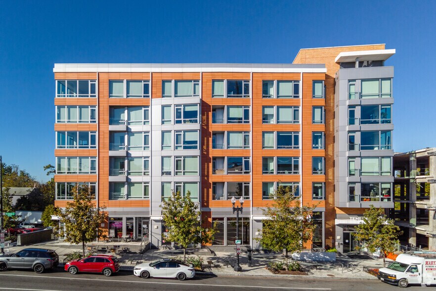 4600 Wisconsin Ave NW, Washington, DC for sale - Building Photo - Image 1 of 1
