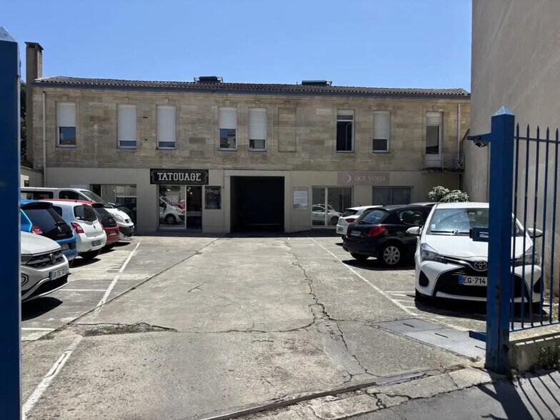 Retail in Bordeaux for lease - Building Photo - Image 1 of 4