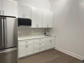 2839 N Milwaukee Ave, Chicago, IL for lease Interior Photo- Image 2 of 5