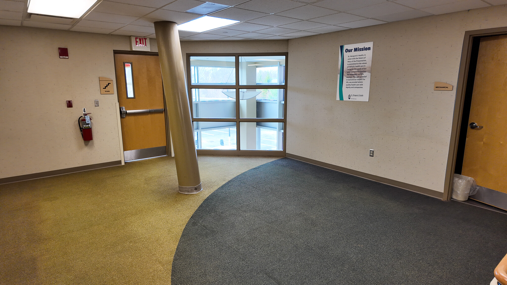 300 Walnut St, Peru, IL for lease Interior Photo- Image 1 of 40