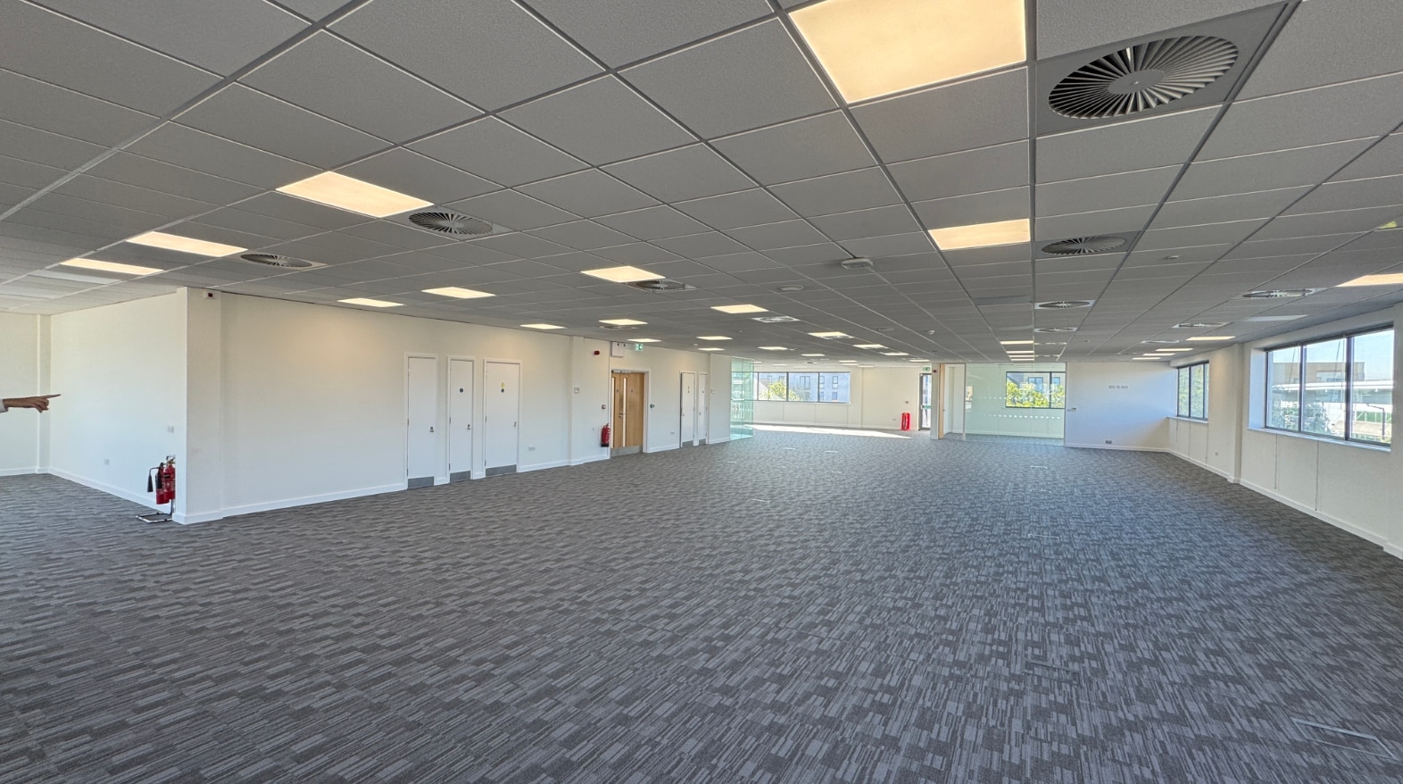 Electric Ave, Enfield for lease Interior Photo- Image 1 of 8