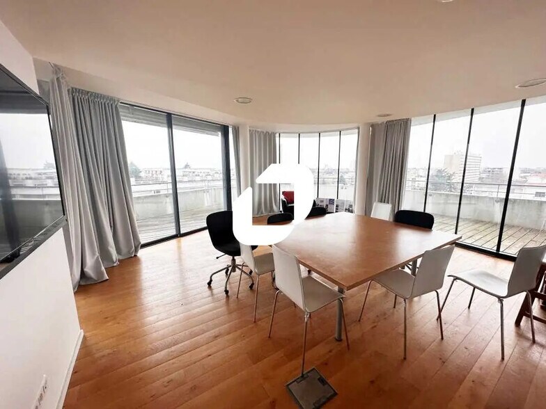 Office in Cenon for sale - Interior Photo - Image 3 of 6