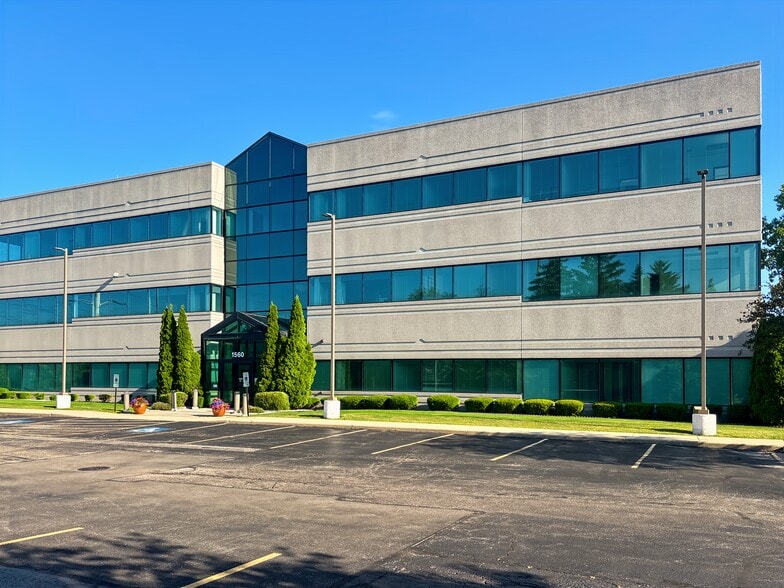 1560 Wall St, Naperville, IL for lease - Building Photo - Image 2 of 26