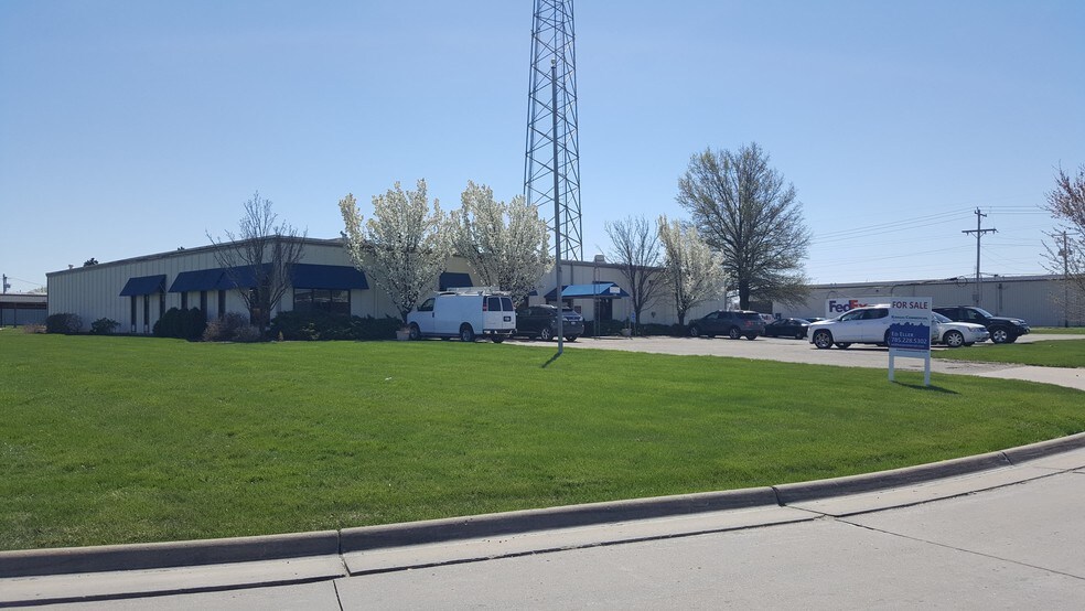 4100 Sw Southgate Dr, Topeka, KS for sale - Building Photo - Image 1 of 1