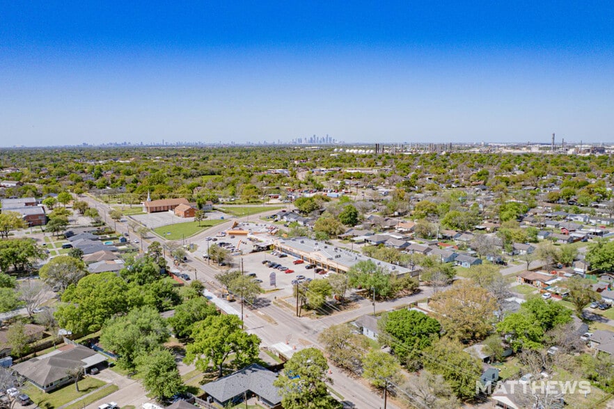 5455 Allendale Rd, Houston, TX for sale - Building Photo - Image 2 of 3