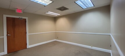 3825 Henderson Blvd, Tampa, FL for lease Interior Photo- Image 1 of 10