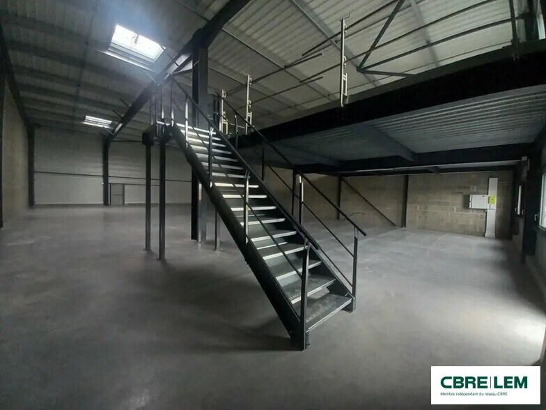 Flex in Bretteville-sur-Odon for sale - Building Photo - Image 1 of 8