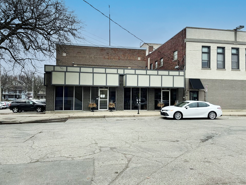 131-133 Caledonia St NE, Grand Rapids, MI for sale - Building Photo - Image 1 of 1