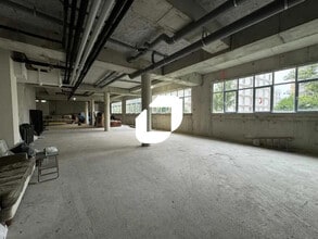 Industrial in Ivry-sur-Seine for sale Interior Photo- Image 1 of 2