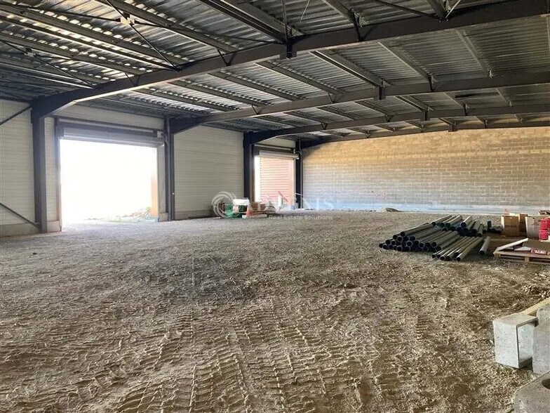 Retail in Vendôme for lease - Building Photo - Image 2 of 4