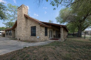 7285 E US Highway 87, San Antonio TX - Retail Space