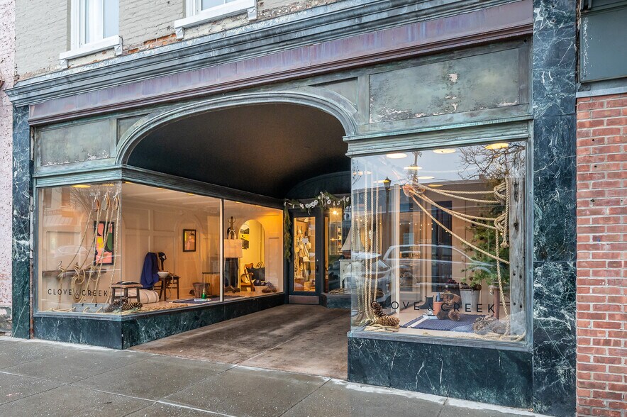 613 Warren St, Hudson, NY for sale - Building Photo - Image 1 of 1