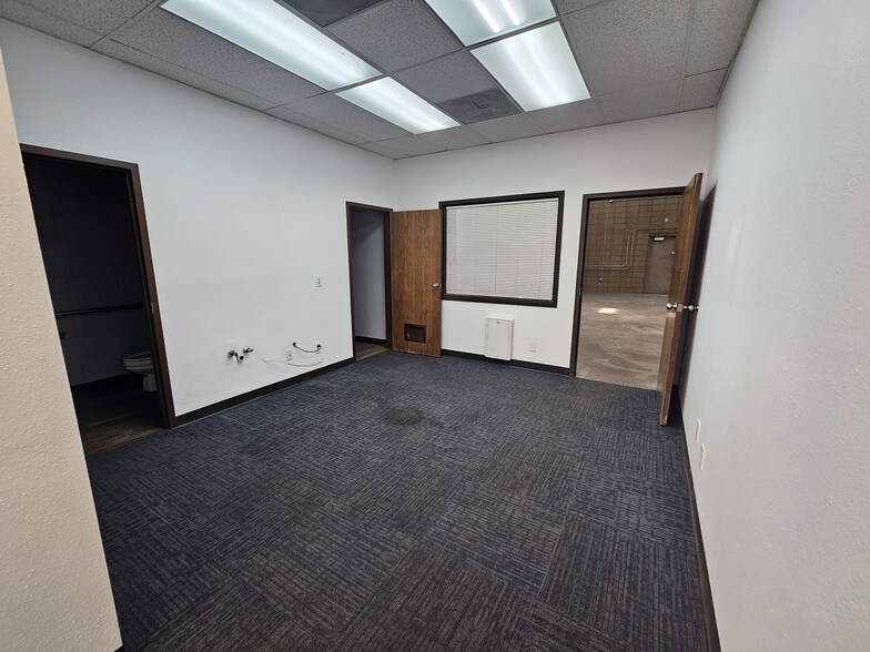 2930-2938 Janitell Rd, Colorado Springs, CO for lease - Interior Photo - Image 3 of 6