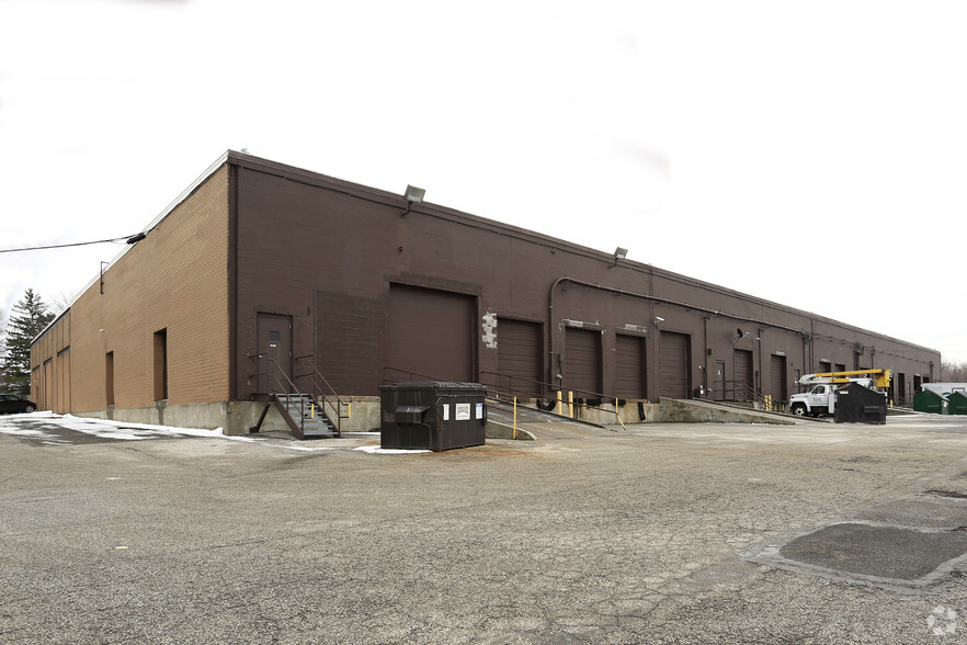 10300-10330 Brecksville Rd, Brecksville, OH for lease - Building Photo - Image 3 of 9