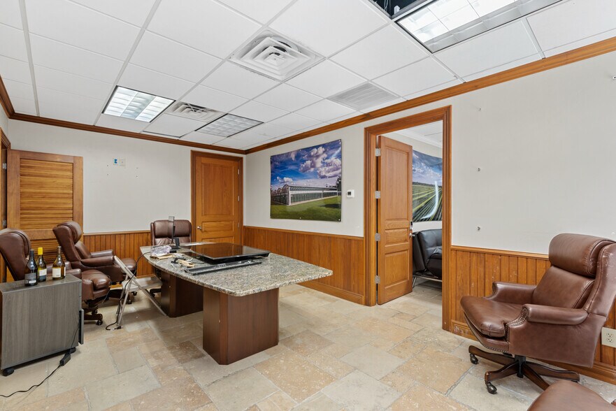 4206 Mercantile Ave, Naples, FL for sale - Interior Photo - Image 2 of 9